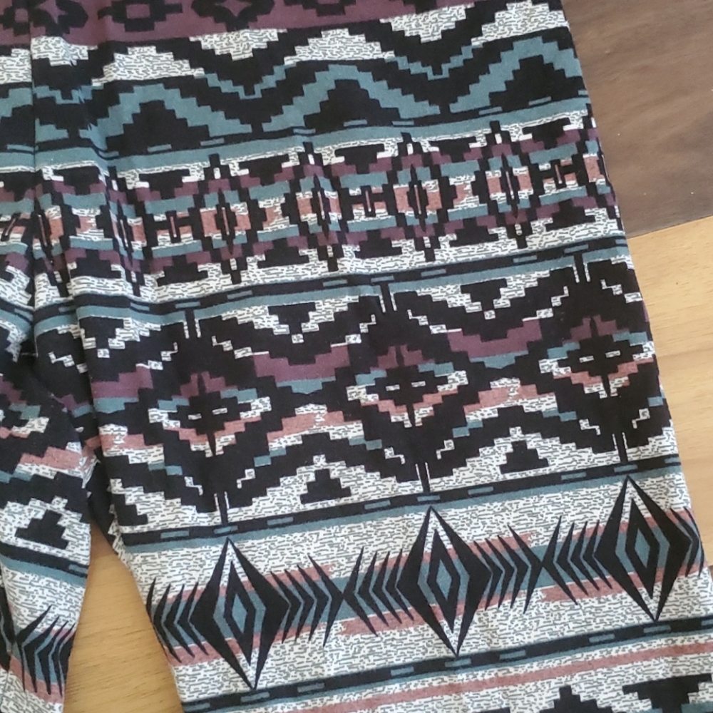 Aztec pattern leggings - Picture 2 of 3